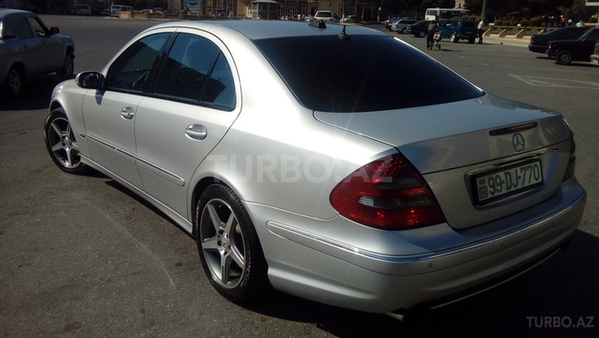 Mercedes E 220 2006, 272,000 km - 2.2 л - Bakı