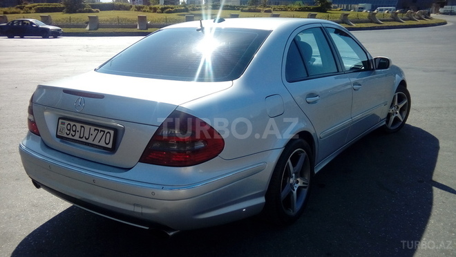 Mercedes E 220 2006, 272,000 km - 2.2 л - Bakı