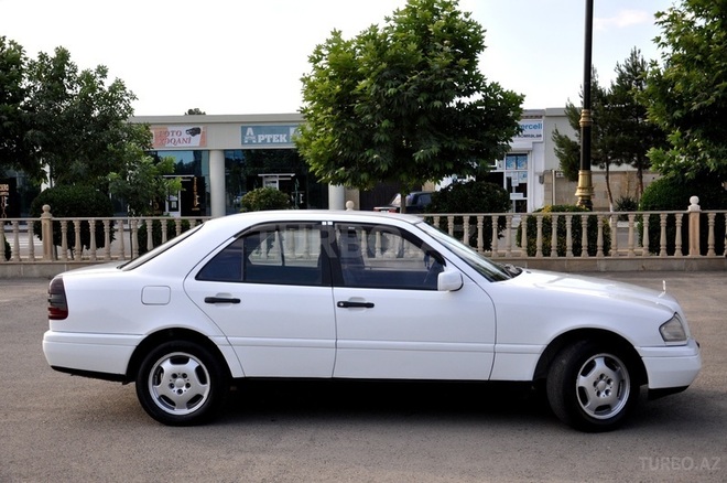Mercedes C 200 1993, 460,003 km - 2.0 л - Saatlı