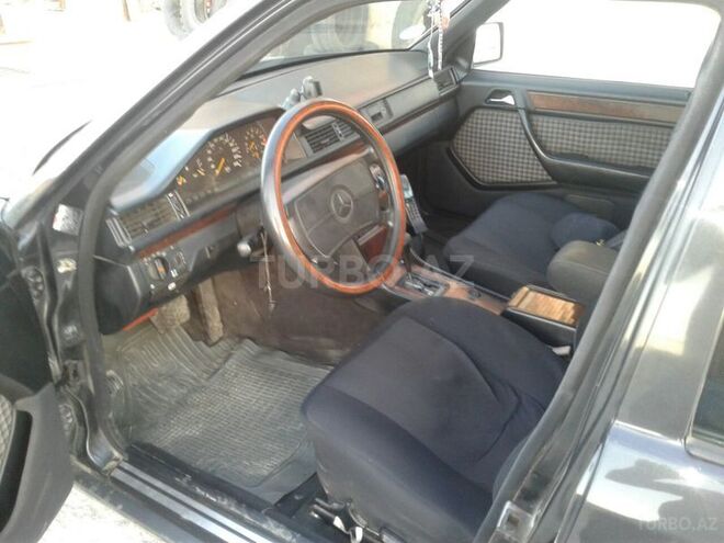 Mercedes E 260 1991, 396,251 km - 2.6 л - Bakı