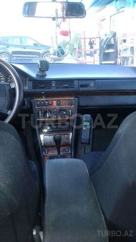 Mercedes E 260 1991, 396,251 km - 2.6 л - Bakı