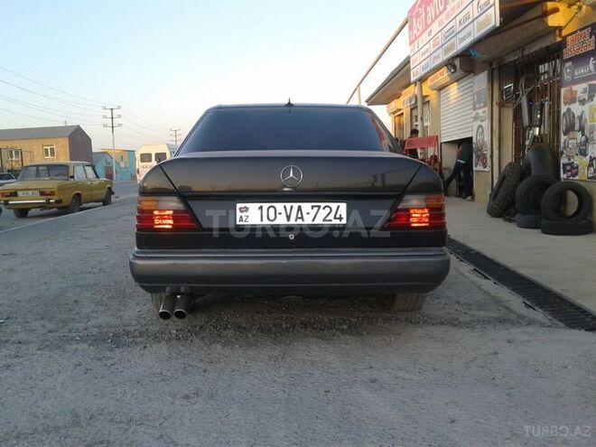 Mercedes E 260 1991, 396,251 km - 2.6 л - Bakı