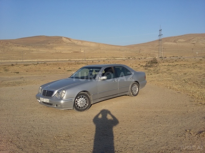 Mercedes E 320 2001, 289,000 km - 3.2 l - Bakı