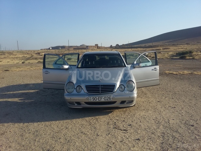 Mercedes E 320 2001, 289,000 km - 3.2 l - Bakı