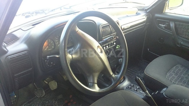 GAZ 31105 2006, 163,320 km - 2.3 l - Qax