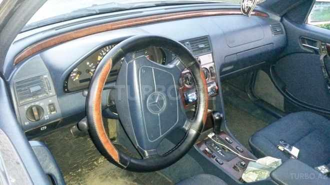 Mercedes C 220 1997, 312,171 km - 0.2 l - Qazax
