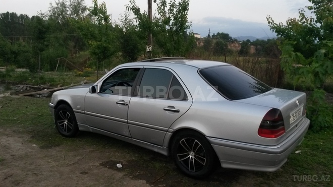 Mercedes C 220 1997, 312,171 km - 0.2 l - Qazax