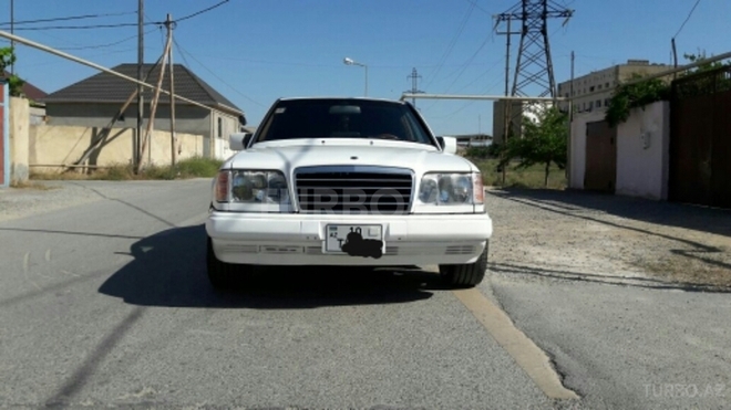 Mercedes E 220 1993, 395,367 km - 2.2 l - Bakı