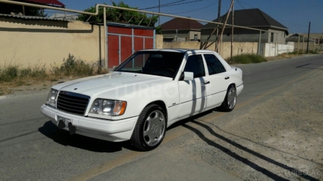 Mercedes E 220 1993, 395,367 km - 2.2 l - Bakı