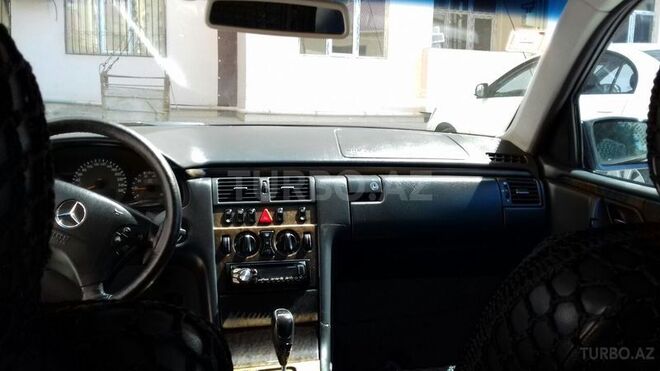 Mercedes E 280 1999, 185,000 km - 2.8 l - Bakı