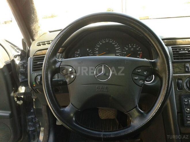 Mercedes E 240 1999, 260,000 km - 2.6 l - Bakı