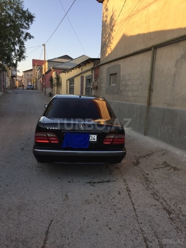 Mercedes E 240 1999, 250,000 km - 2.4 l - Bakı