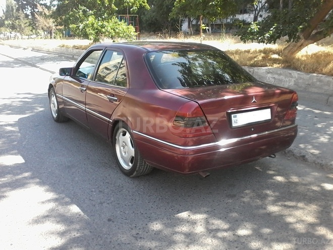 Mercedes C 180 1994, 215,236 km - 1.8 l - Bakı