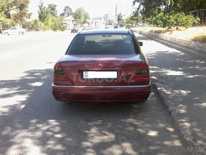 Mercedes C 180 1994, 215,236 km - 1.8 l - Bakı