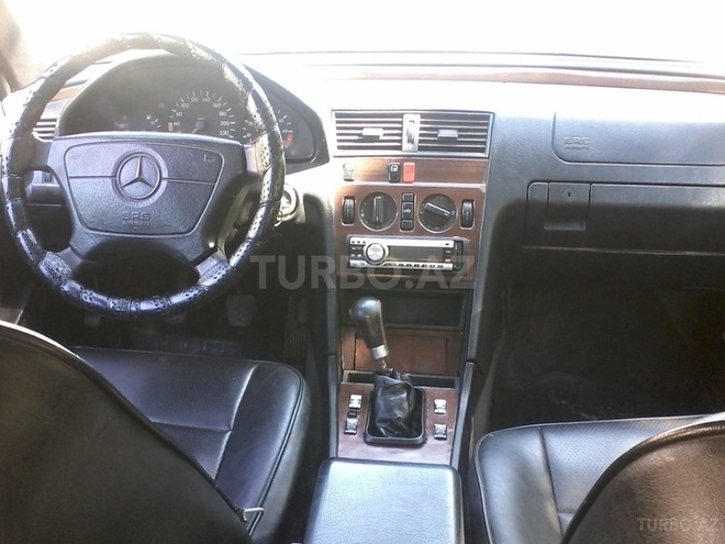 Mercedes C 180 1994, 215,236 km - 1.8 l - Bakı