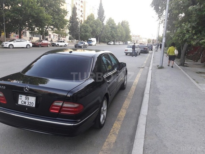 Mercedes E 320 2001, 214,000 km - 3.2 л - Gəncə