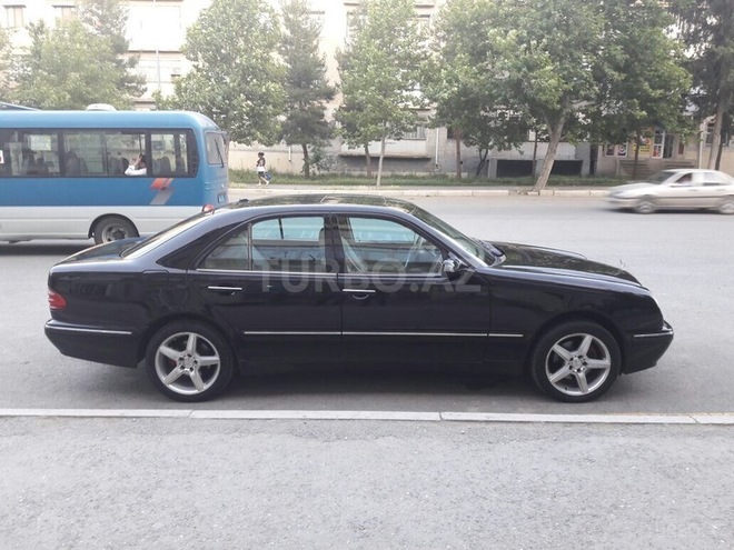 Mercedes E 320 2001, 214,000 km - 3.2 л - Gəncə