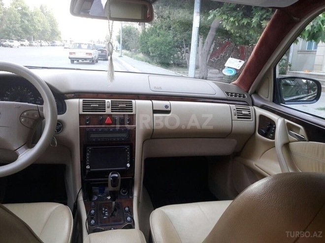 Mercedes E 320 2001, 214,000 km - 3.2 л - Gəncə