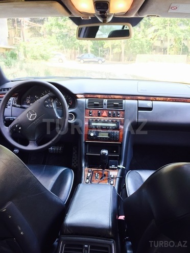 Mercedes E 320 2000, 256,000 km - 3.2 l - Bakı