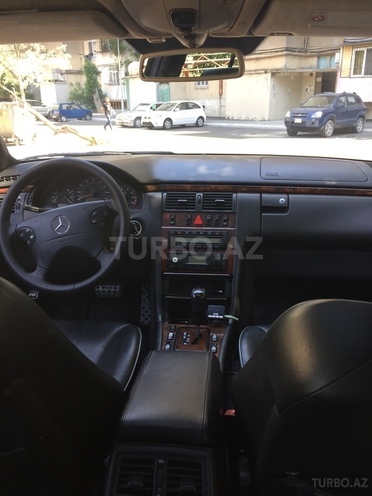 Mercedes E 320 2000, 256,000 km - 3.2 l - Bakı