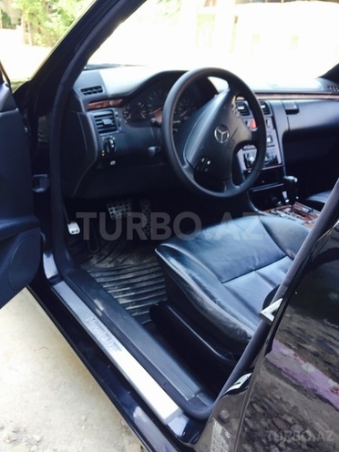 Mercedes E 320 2000, 256,000 km - 3.2 l - Bakı