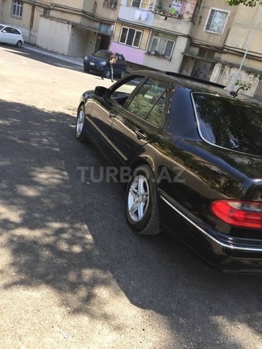 Mercedes E 320 2000, 256,000 km - 3.2 l - Bakı