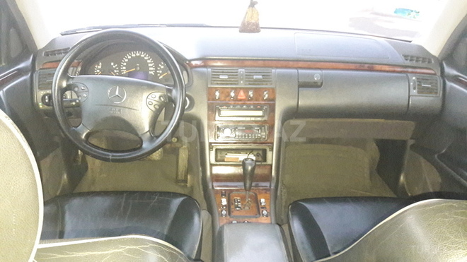 Mercedes E 240 2000, 189,000 km - 2.4 л - Sumqayıt