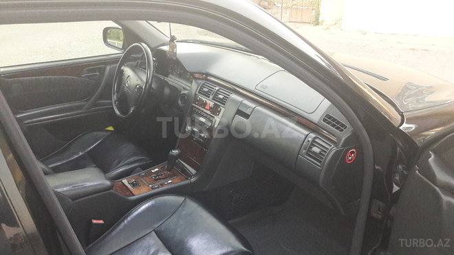 Mercedes E 240 2000, 189,000 km - 2.4 л - Sumqayıt