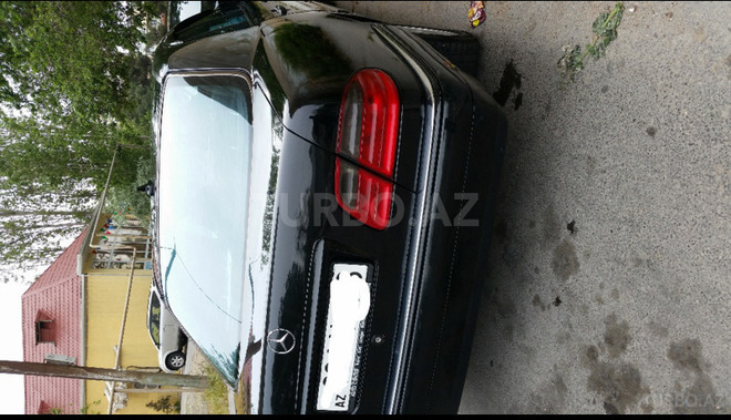 Mercedes E 240 1999, 297,000 km - 2.6 л - Bakı
