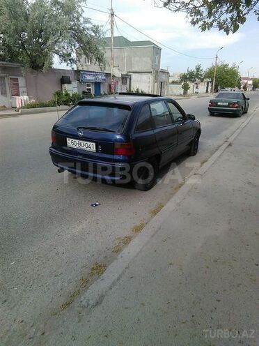 Opel Astra 1995, 297,000 km - 1.6 l - Bakı