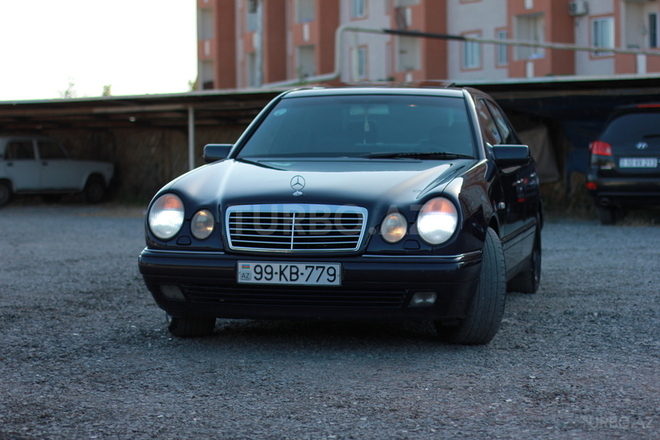Mercedes E 240 1998, 390,000 km - 2.4 л - Bakı