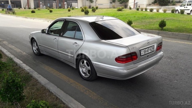 Mercedes E 270 2000, 286,500 km - 2.7 л - Bakı