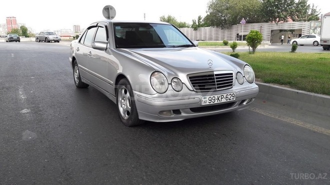 Mercedes E 270 2000, 286,500 km - 2.7 л - Bakı