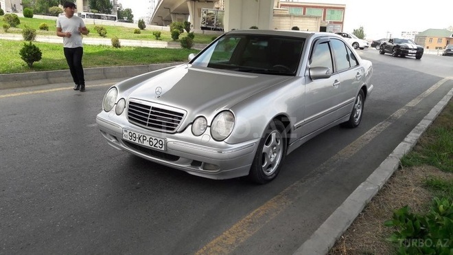 Mercedes E 270 2000, 286,500 km - 2.7 л - Bakı