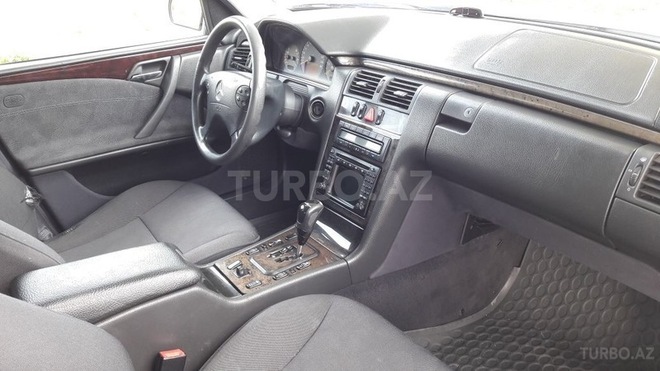 Mercedes E 270 2000, 286,500 km - 2.7 л - Bakı
