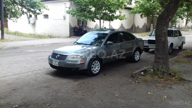 Volkswagen Passat 2003, 199,412 km - 1.8 l - Gəncə