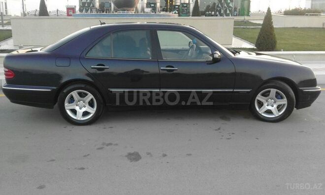 Mercedes E 240 2001, 230,000 km - 2.6 l - Beyləqan