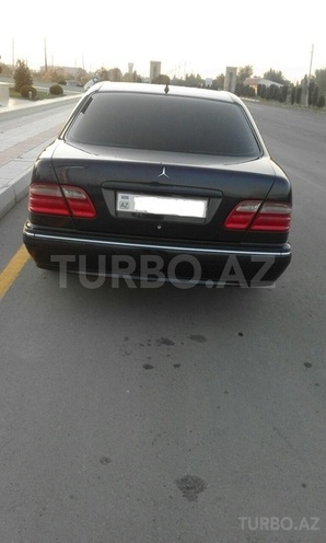 Mercedes E 240 2001, 230,000 km - 2.6 l - Beyləqan
