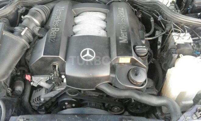 Mercedes E 240 2001, 230,000 km - 2.6 l - Beyləqan