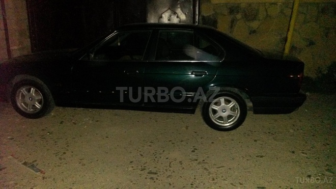 BMW 520 1994, 28,000 km - 0.3 l - Tovuz