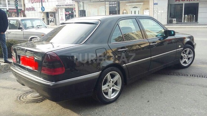 Mercedes C 230 1998, 256,000 km - 2.3 l - Sumqayıt