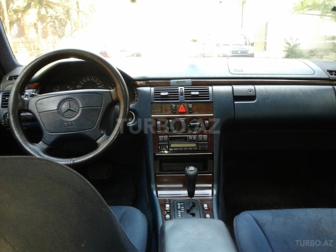 Mercedes E 300 1997, 257,000 km - 3.0 l - Sumqayıt