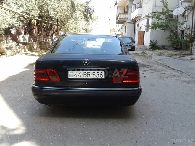 Mercedes E 300 1997, 257,000 km - 3.0 l - Sumqayıt