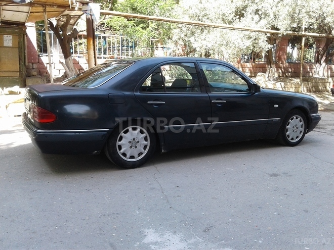 Mercedes E 300 1997, 257,000 km - 3.0 l - Sumqayıt