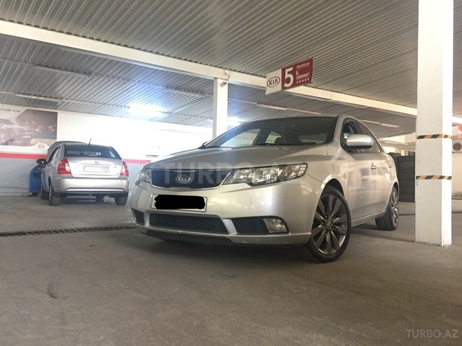 Kia Cerato 2010, 175,000 km - 2.0 l - Bakı