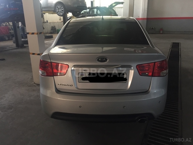 Kia Cerato 2010, 175,000 km - 2.0 l - Bakı