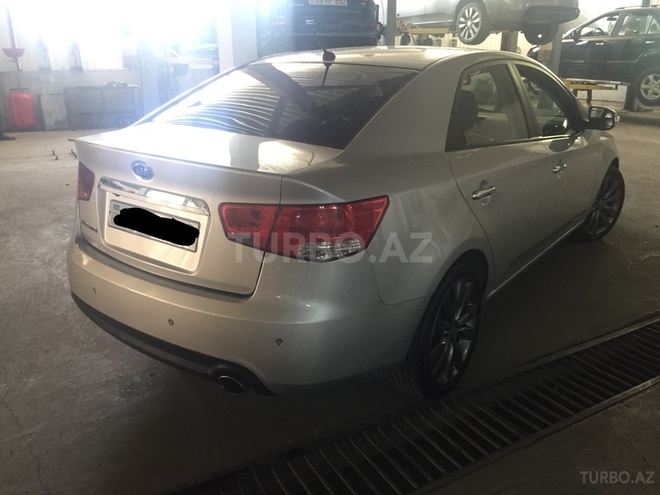 Kia Cerato 2010, 175,000 km - 2.0 l - Bakı