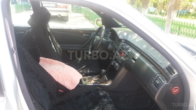 Mercedes E 220 2000, 150,000 km - 2.2 l - Sumqayıt