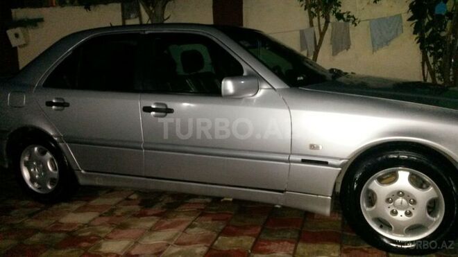 Mercedes C 220 1999, 300,000 km - 2.2 л - Bakı