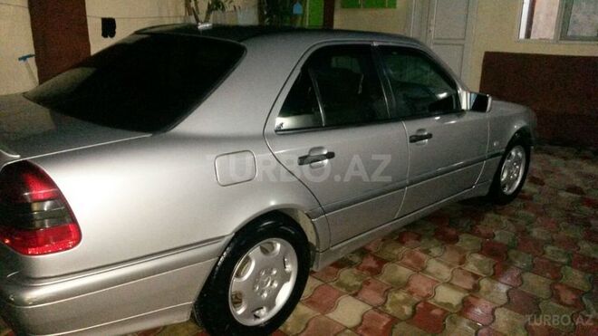 Mercedes C 220 1999, 300,000 km - 2.2 л - Bakı